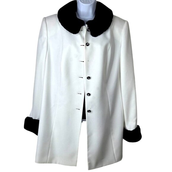 Maggie Barnes Womens White Coat With Black Faux Fur Trim Rhinestone 18W - Picture 2 of 9